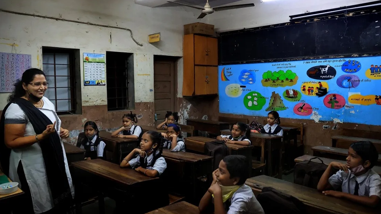 शालेय शिक्षा विभाग ने ZP की स्कूलों में स्वतंत्र अंग्रेजी विषयों के शिक्षकों की नियुक्ति का लिया निर्णय