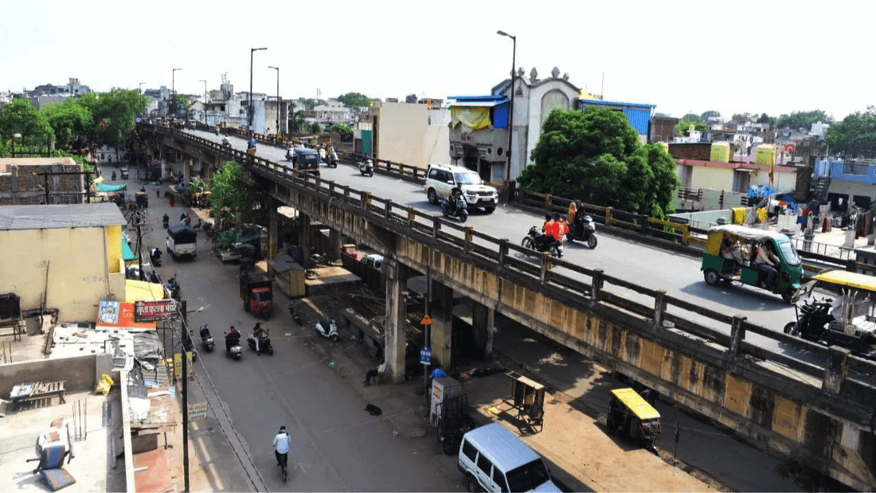 31 साल पुराना पांचपावली फ्लाईओवर तोड़ने का काम शुरू